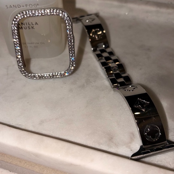 Crystal Pavé Apple Watch Bezel Cover - Silver main image 10